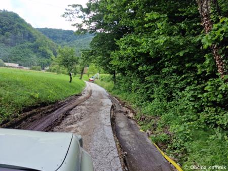 Včerajšnje močno neurje v Motniku (42)
